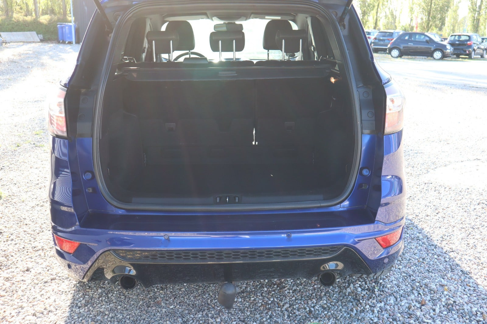 Blå Ford Kuga fra 2017
