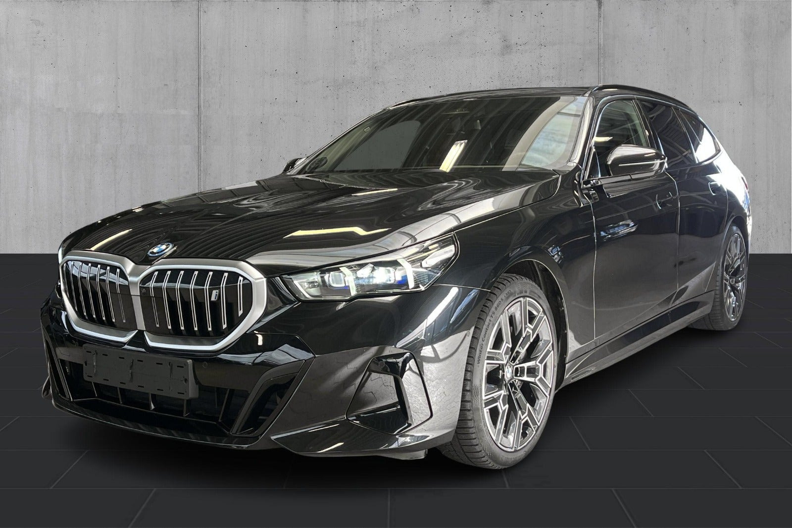 Sort BMW i5 fra 2026