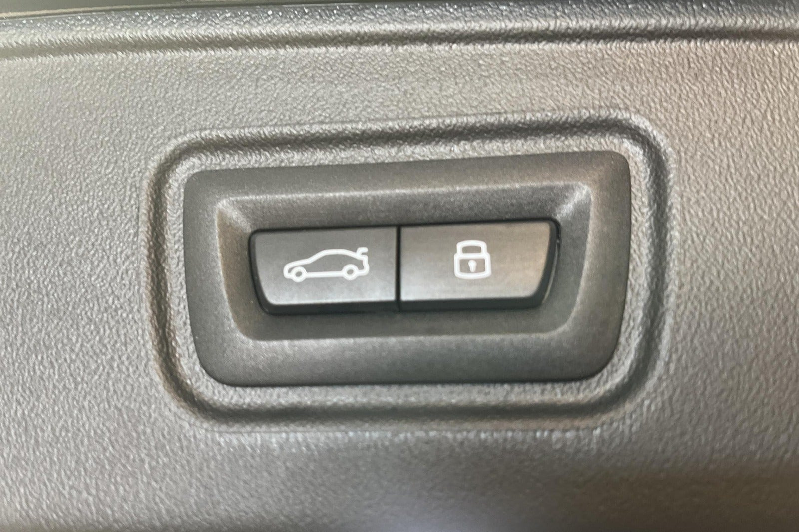 Sort BMW i5 fra 2026