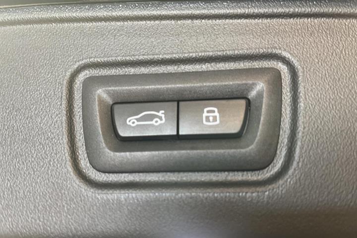 Sort BMW i5 fra 2026