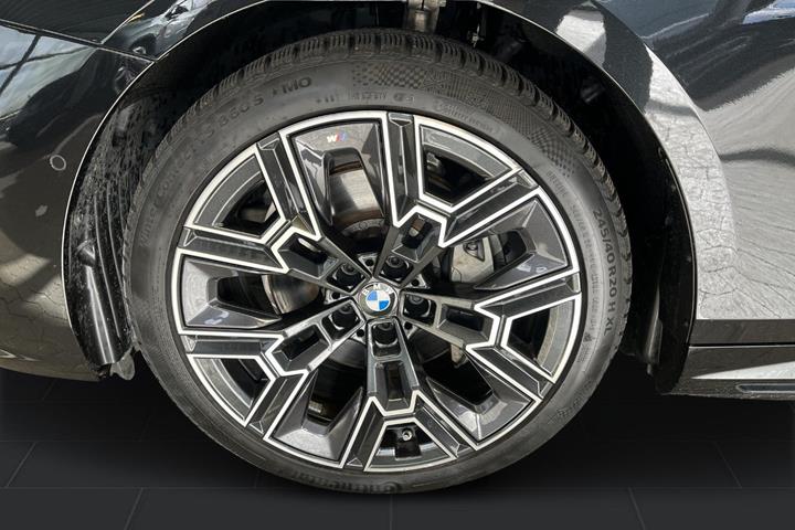 Sort BMW i5 fra 2026