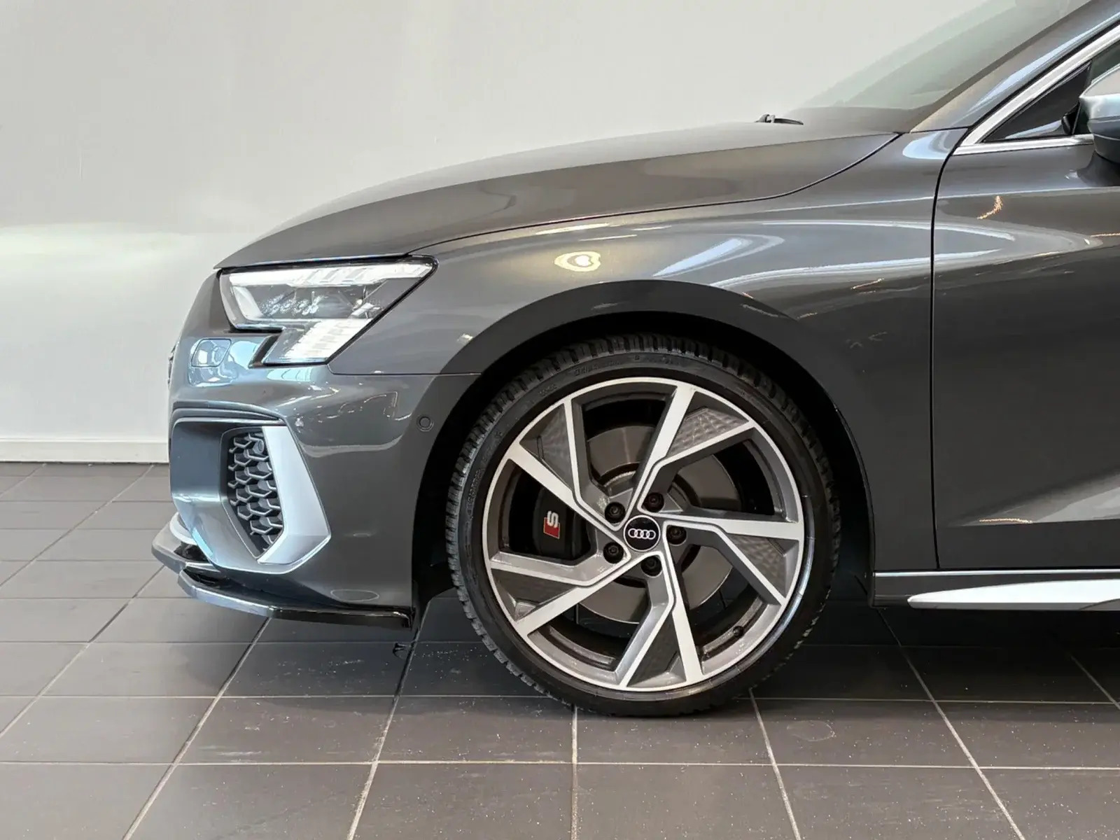 Rød Audi S3 fra 2022
