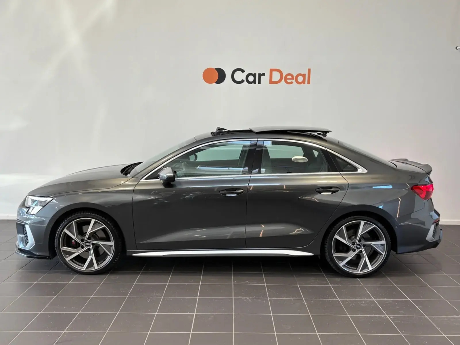 Rød Audi S3 fra 2022