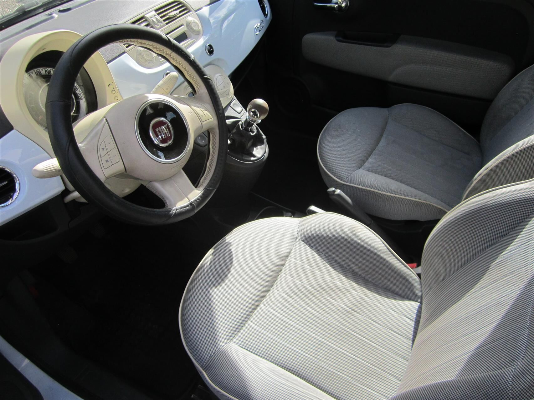Hvid Fiat 500 fra 2008