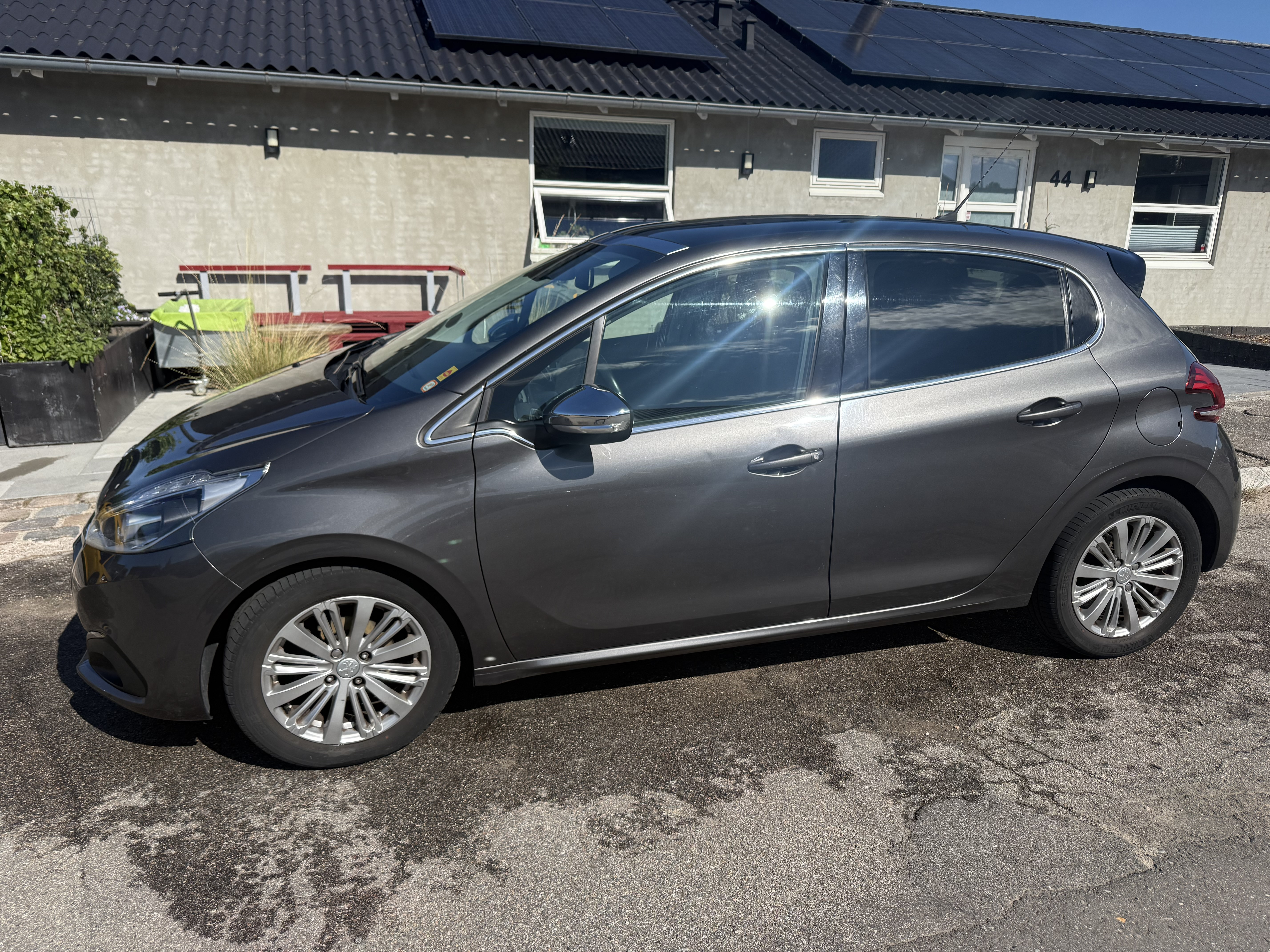 Peugeot 208 1,6 BlueHDI 100 hk 5D