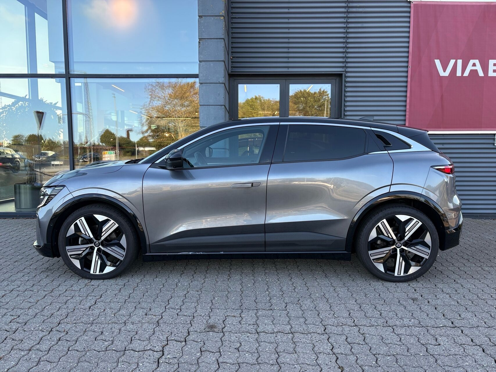 Grå Renault Mégane fra 2023