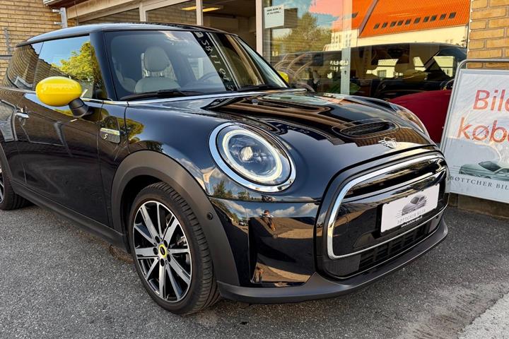 Sort Mini Cooper SE fra 2022