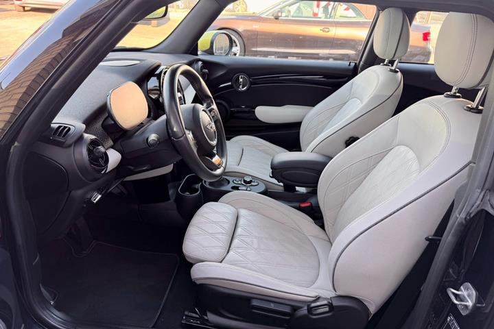 Sort Mini Cooper SE fra 2022