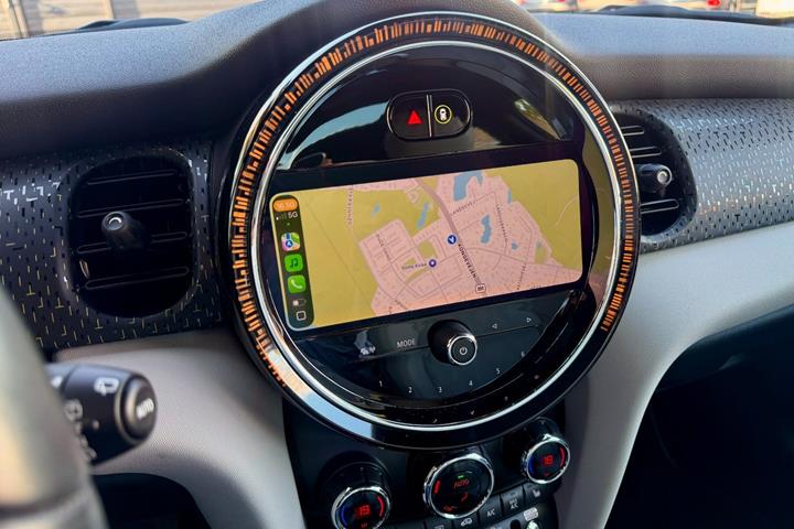 Sort Mini Cooper SE fra 2022