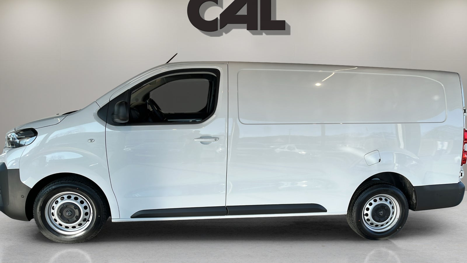 Hvid Peugeot Expert fra 2025