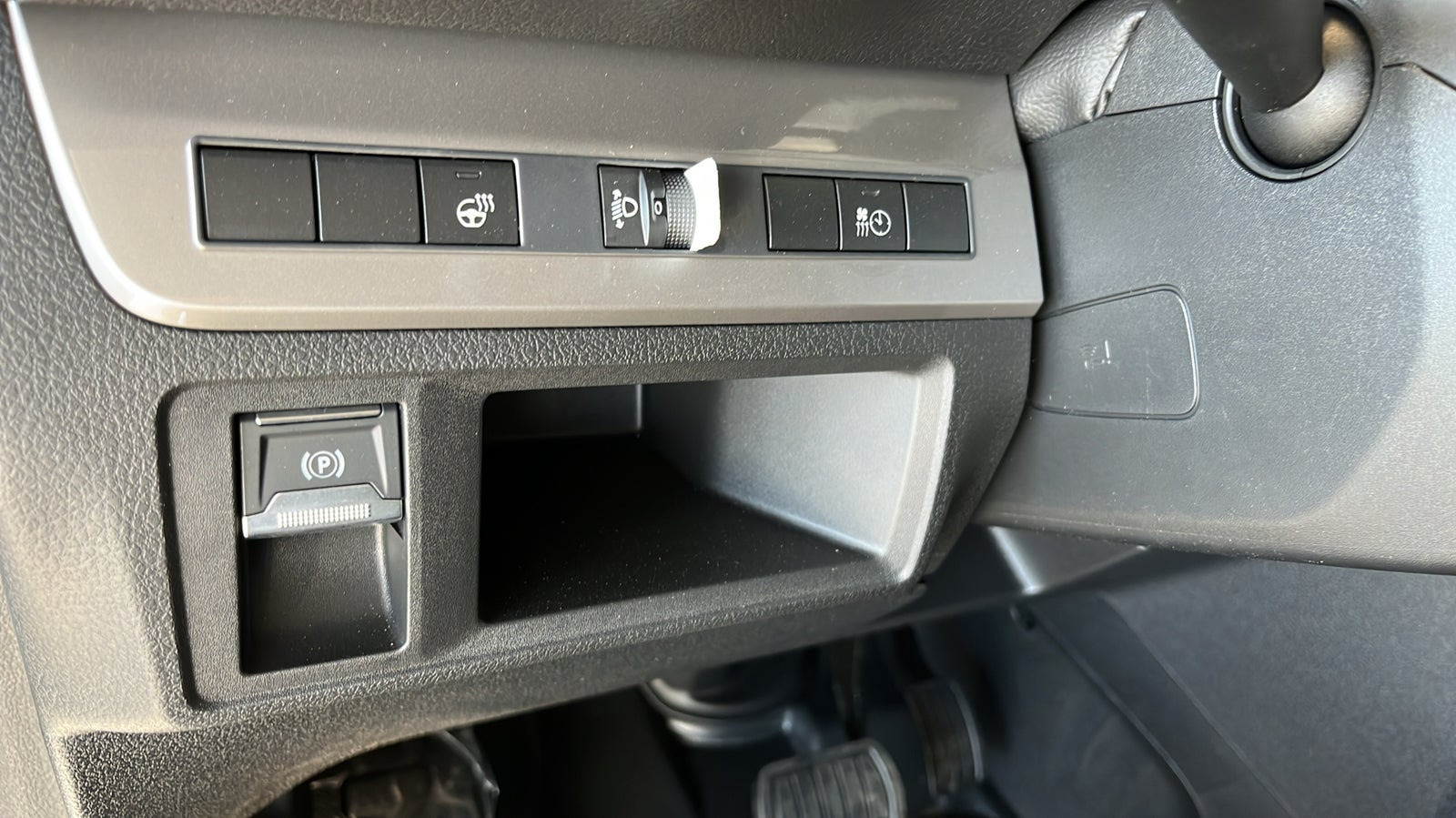 Hvid Peugeot Expert fra 2025