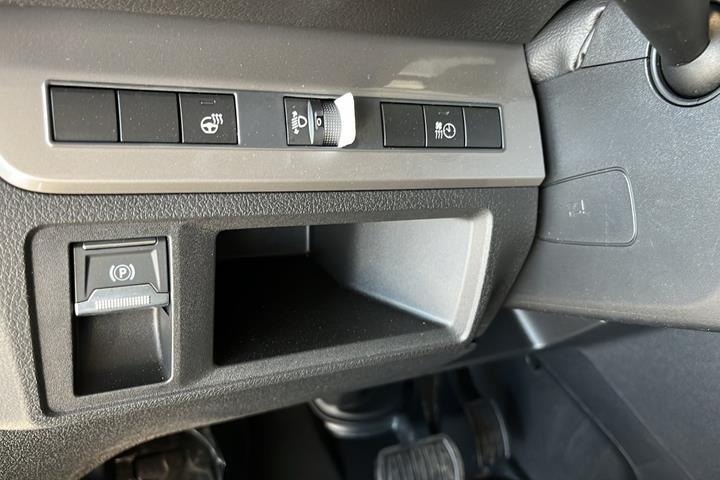 Hvid Peugeot Expert fra 2025