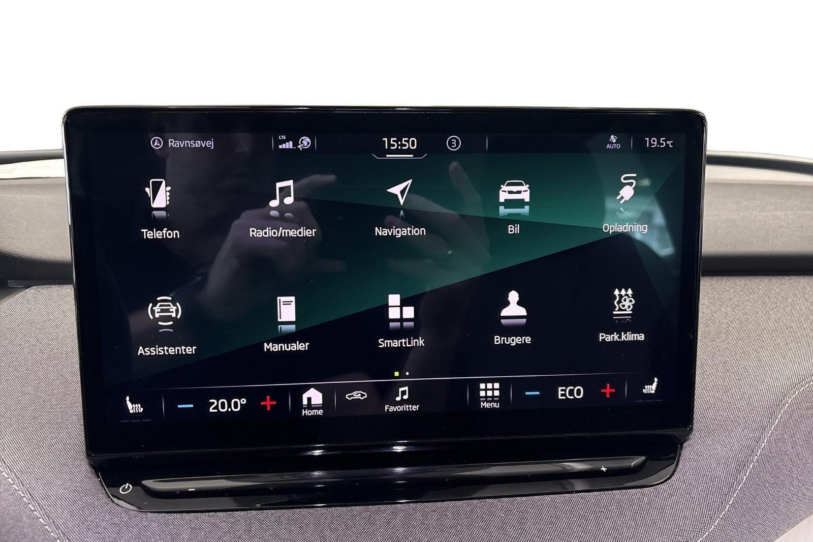 Grå Skoda Enyaq fra 2023