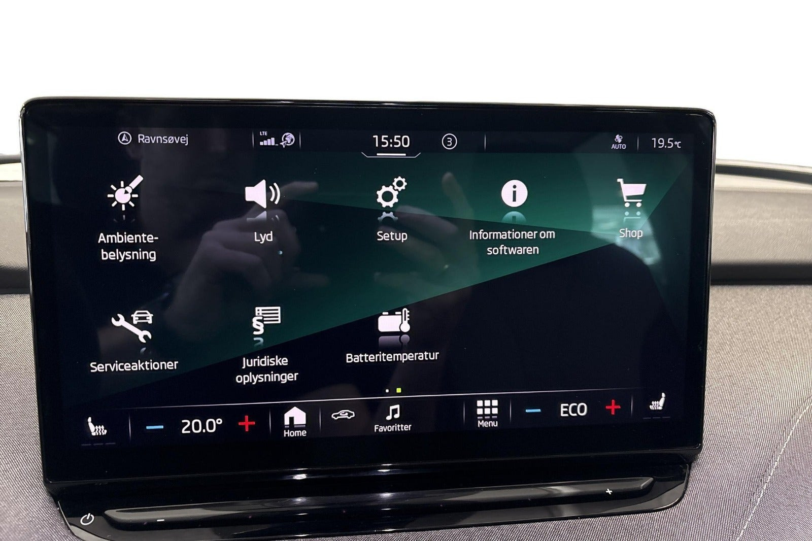 Grå Skoda Enyaq fra 2023