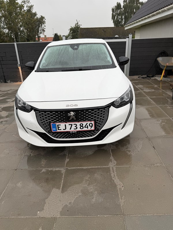 Peugeot 208 e-208