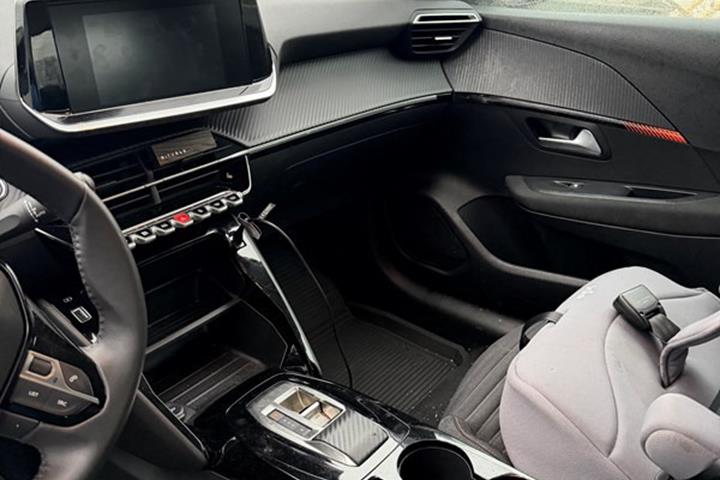 undefined Peugeot 208 fra 2023