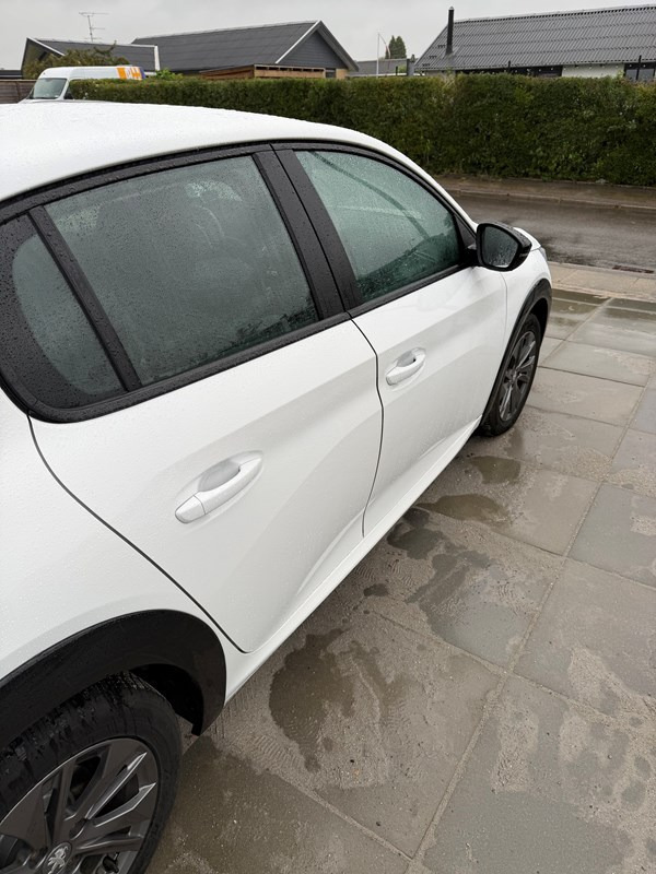 undefined Peugeot 208 fra 2023