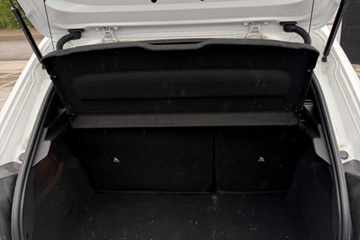 undefined Peugeot 208 fra 2023