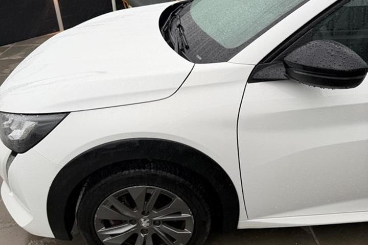 undefined Peugeot 208 fra 2023