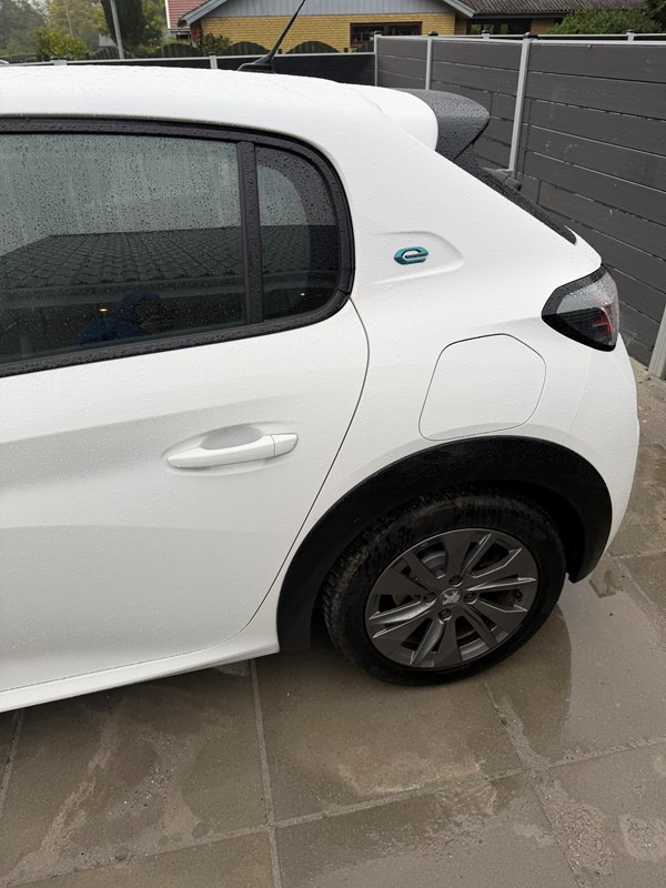 undefined Peugeot 208 fra 2023