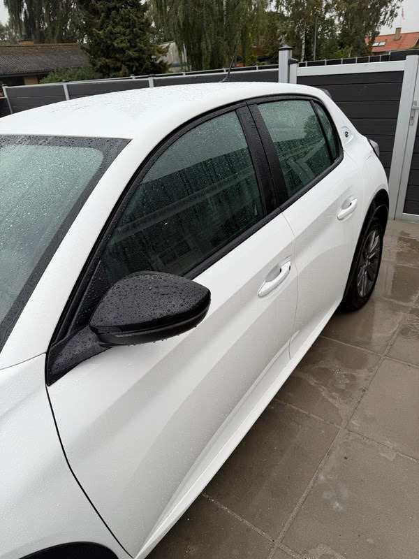 undefined Peugeot 208 fra 2023