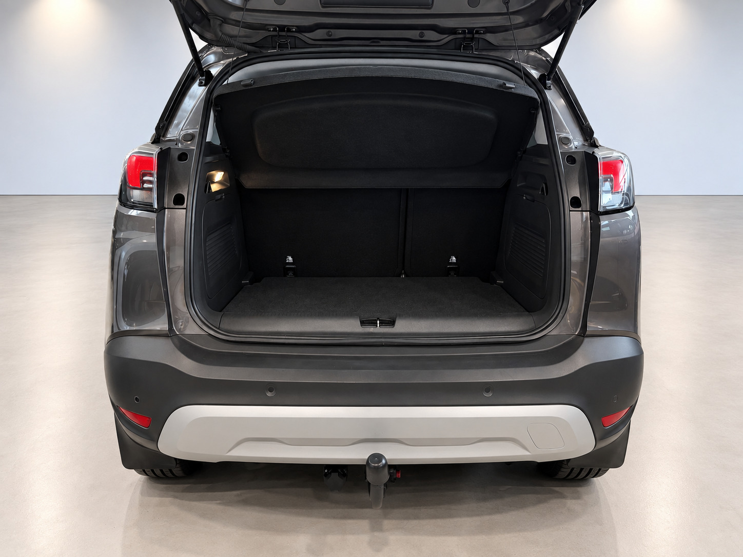 Grå Opel Crossland fra 2021