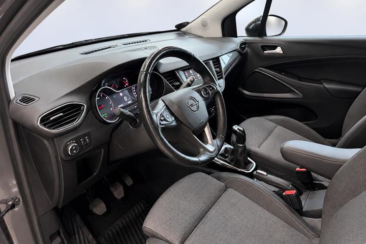 Grå Opel Crossland fra 2021