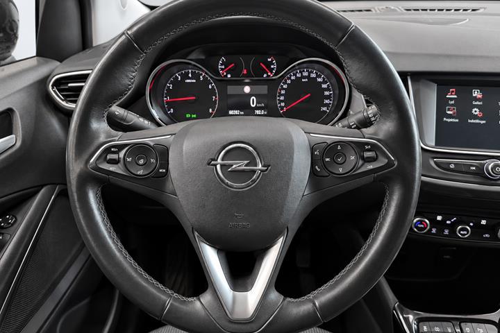 Grå Opel Crossland fra 2021