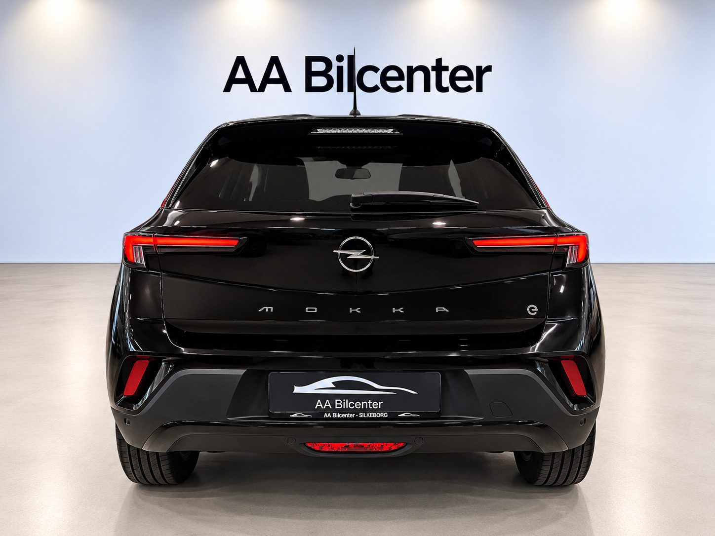 Sort Opel Mokka-e fra 2024