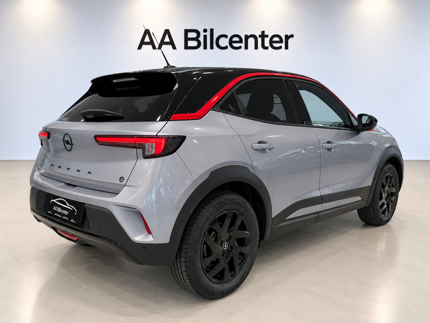 Grå Opel Mokka-e fra 2024