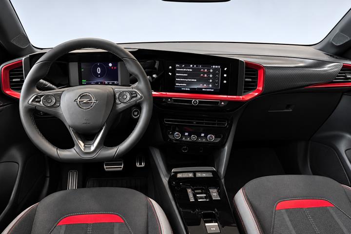 Hvid Opel Mokka-e fra 2024