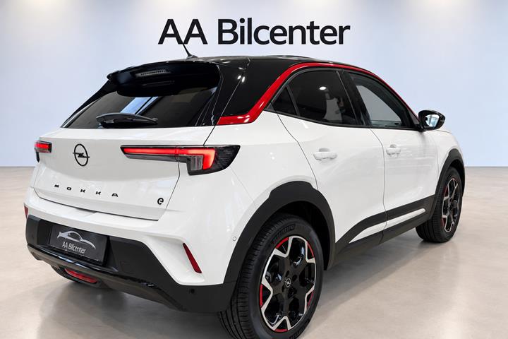 Hvid Opel Mokka-e fra 2024