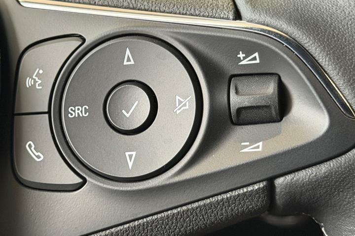 Hvid Opel Mokka-e fra 2024