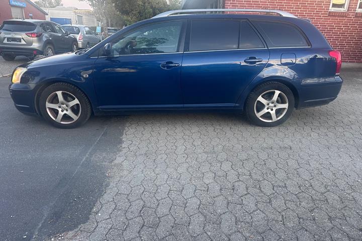 undefined Toyota Avensis fra 2006