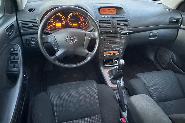 undefined Toyota Avensis fra 2006