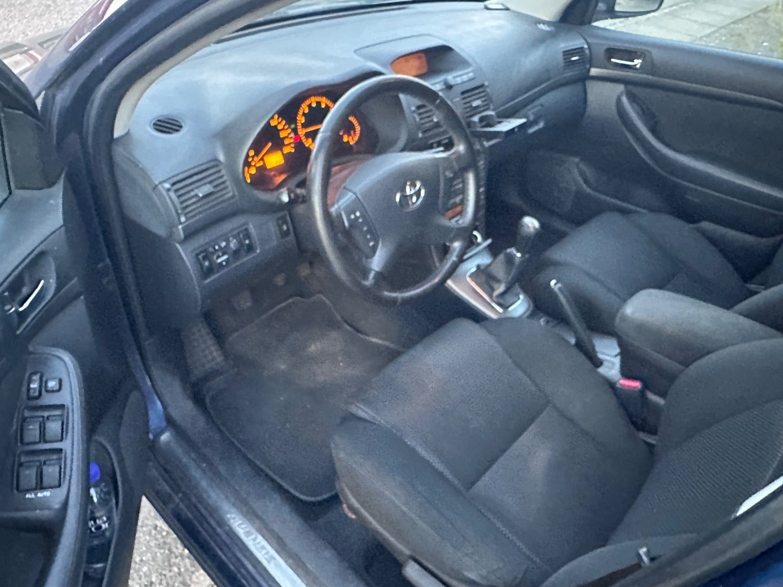 undefined Toyota Avensis fra 2006