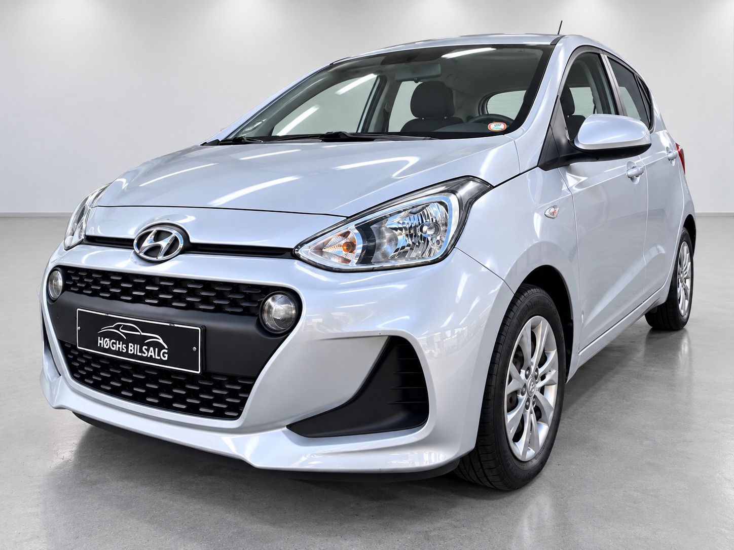 Sølv Hyundai i10 fra 2017