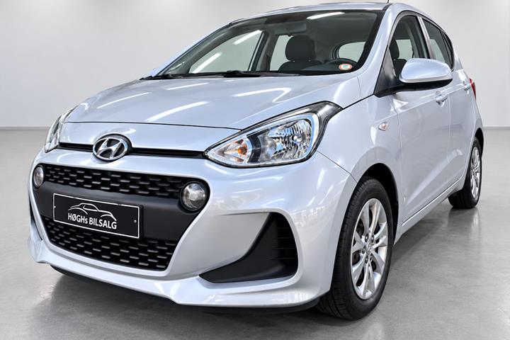 Sølv Hyundai i10 fra 2017
