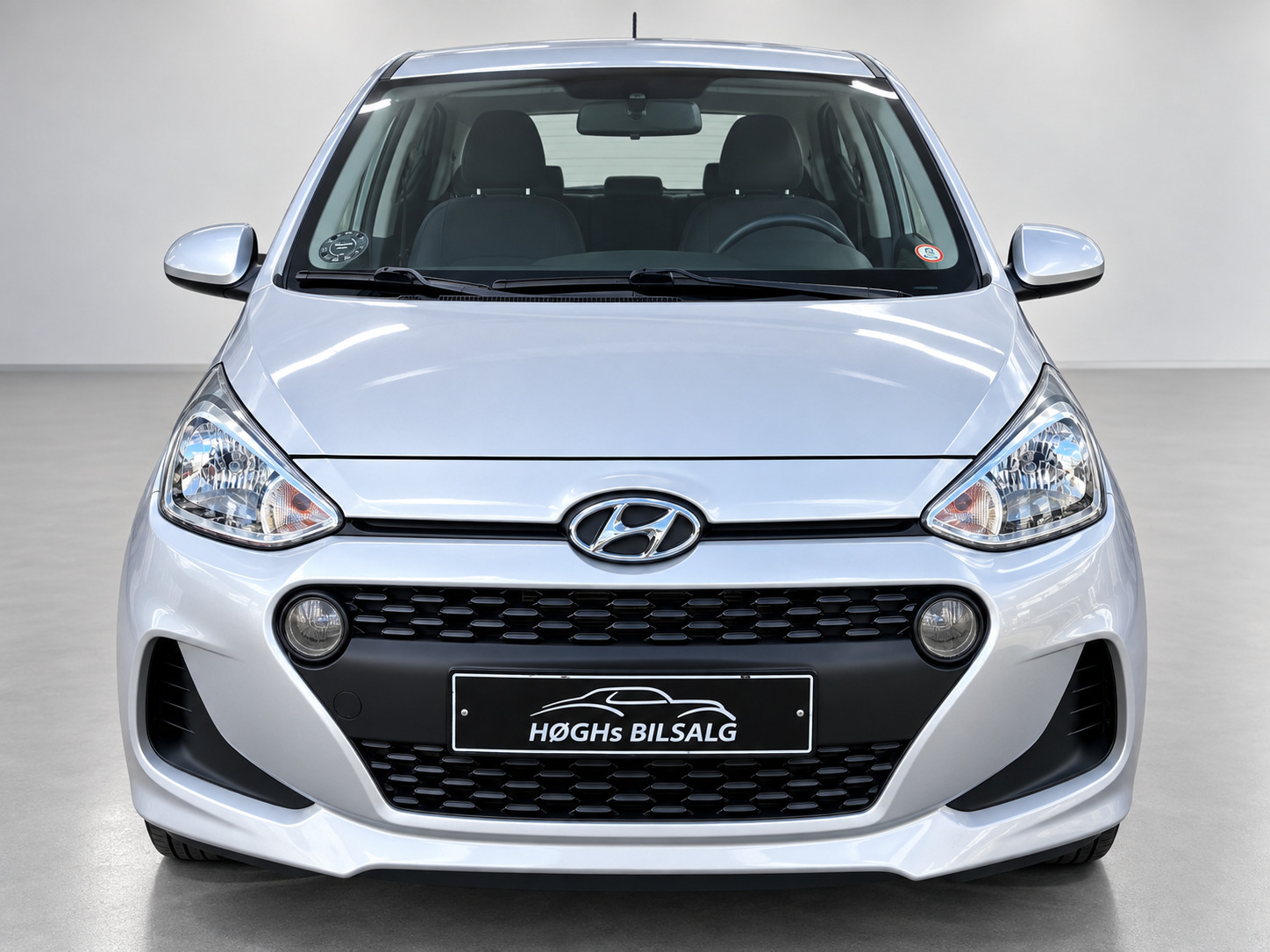 Sølv Hyundai i10 fra 2017