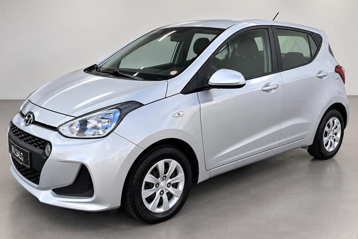 Sølv Hyundai i10 fra 2017