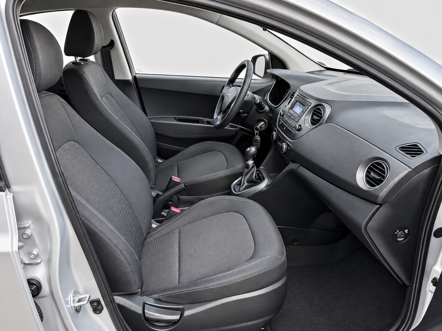 Sølv Hyundai i10 fra 2017