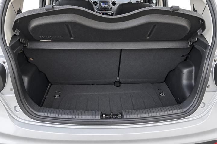 Sølv Hyundai i10 fra 2017