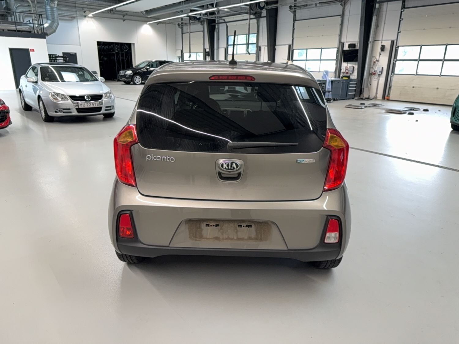 Grå Kia Picanto fra 2017