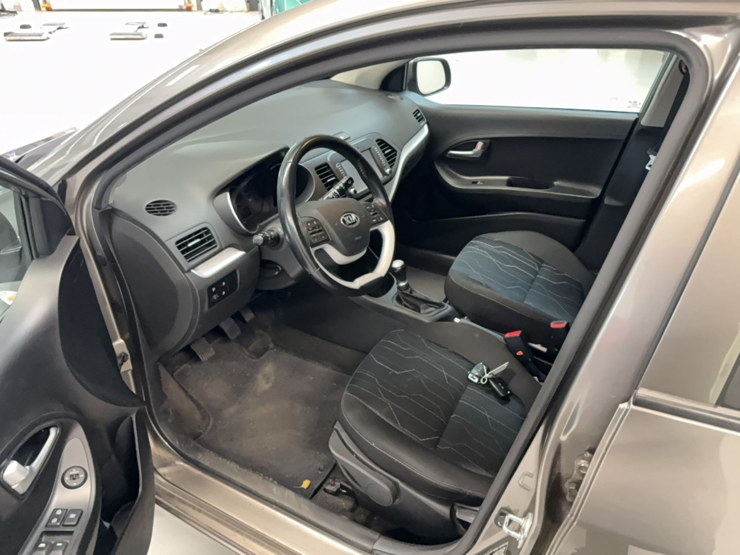 Grå Kia Picanto fra 2017