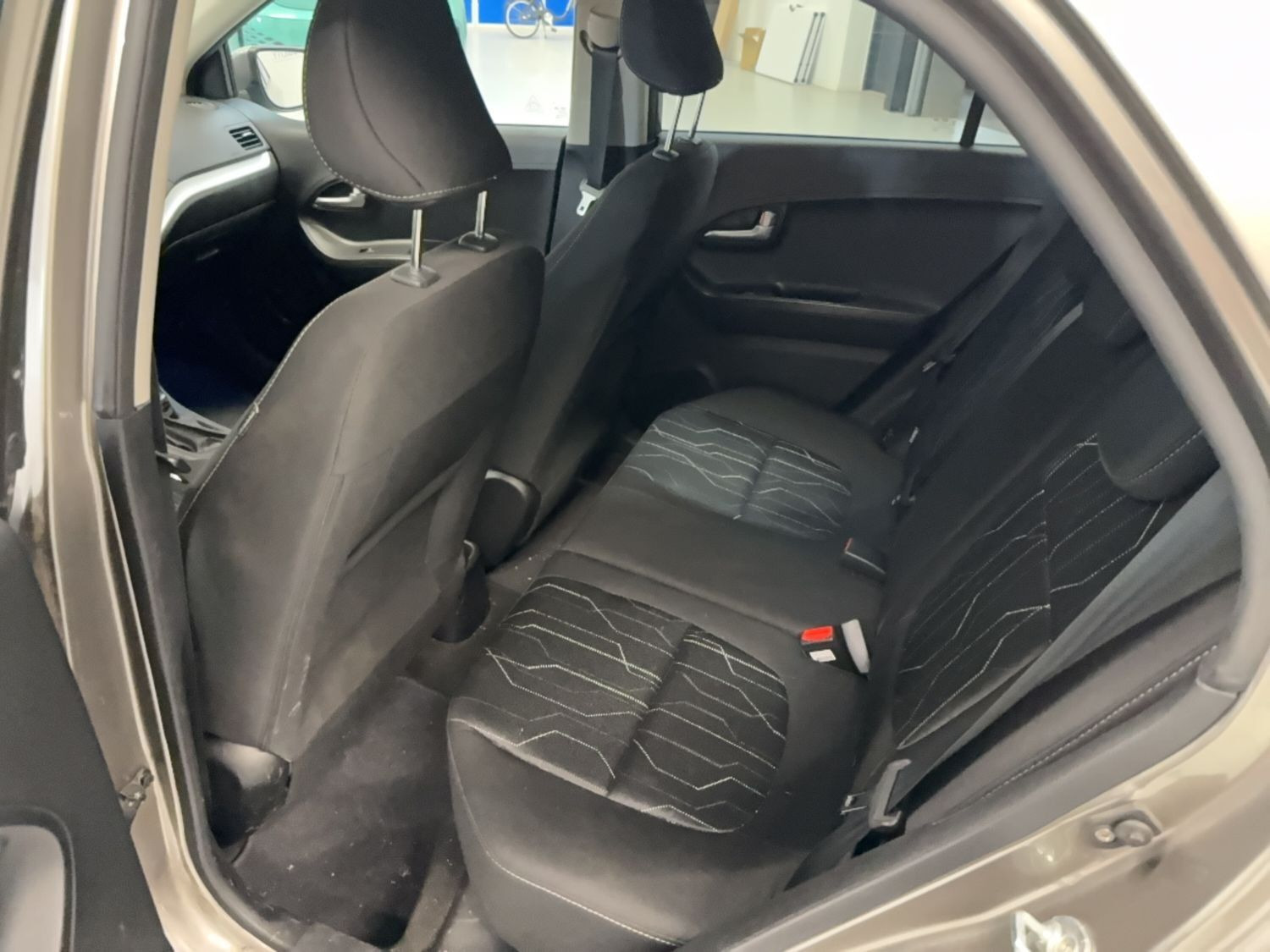 Grå Kia Picanto fra 2017