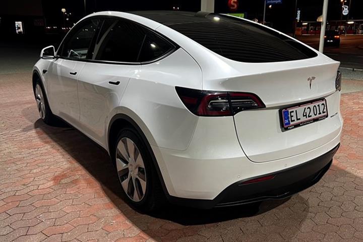 undefined Tesla Model Y fra 2021