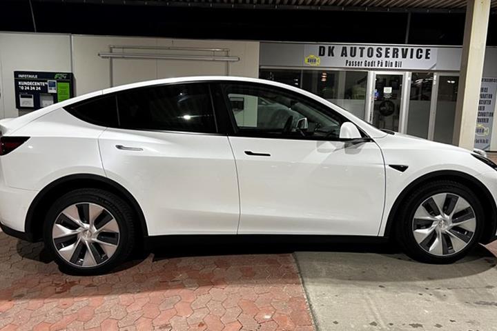 undefined Tesla Model Y fra 2021