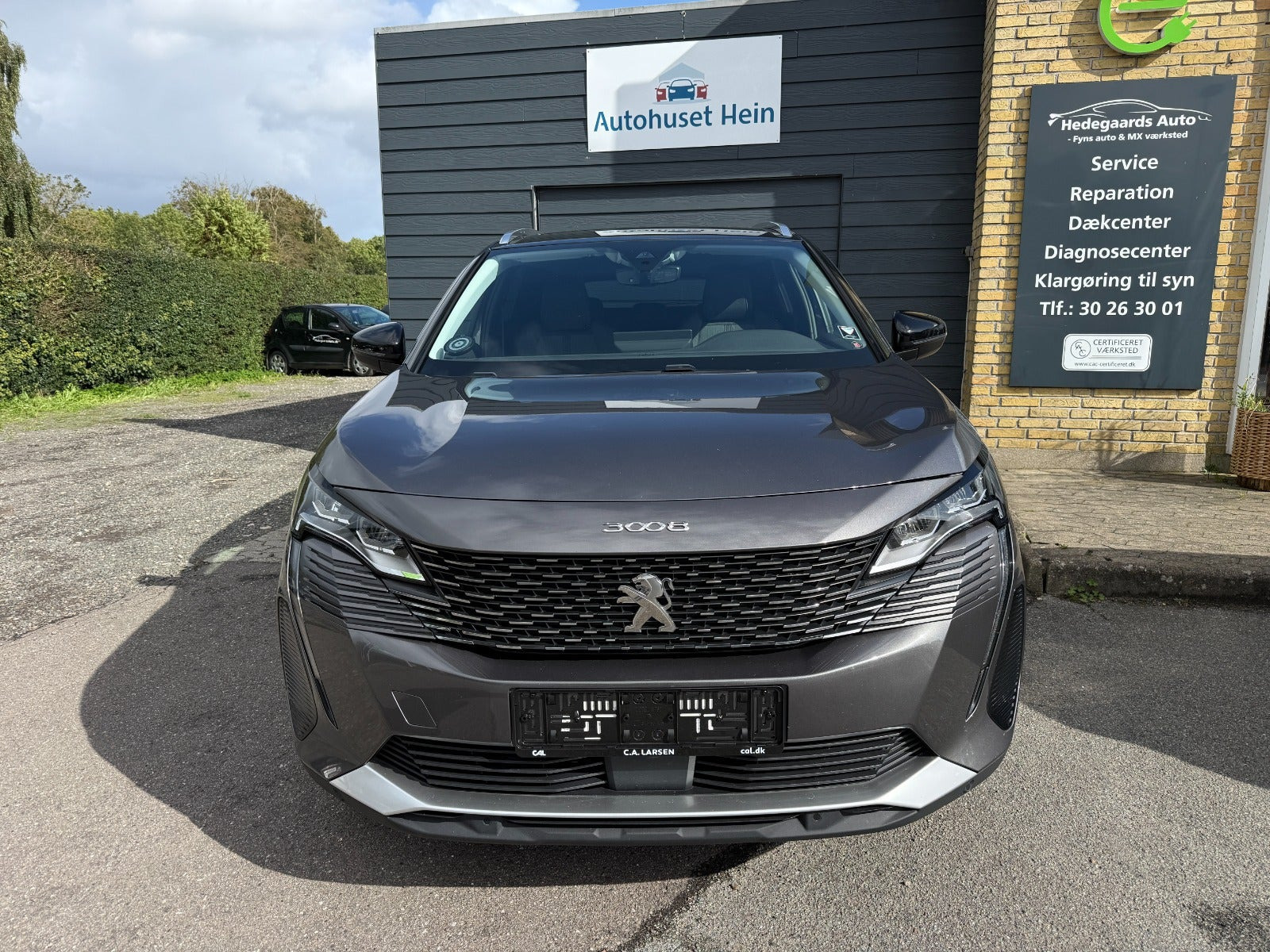 Grå Peugeot 3008 fra 2020