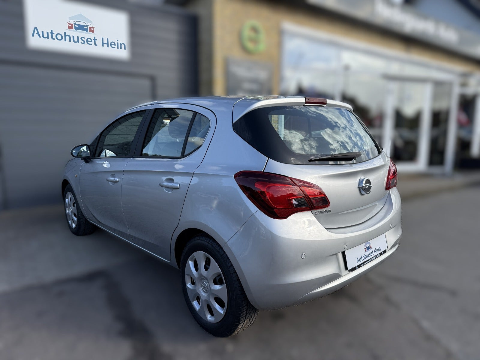 Sølv Opel Corsa fra 2016