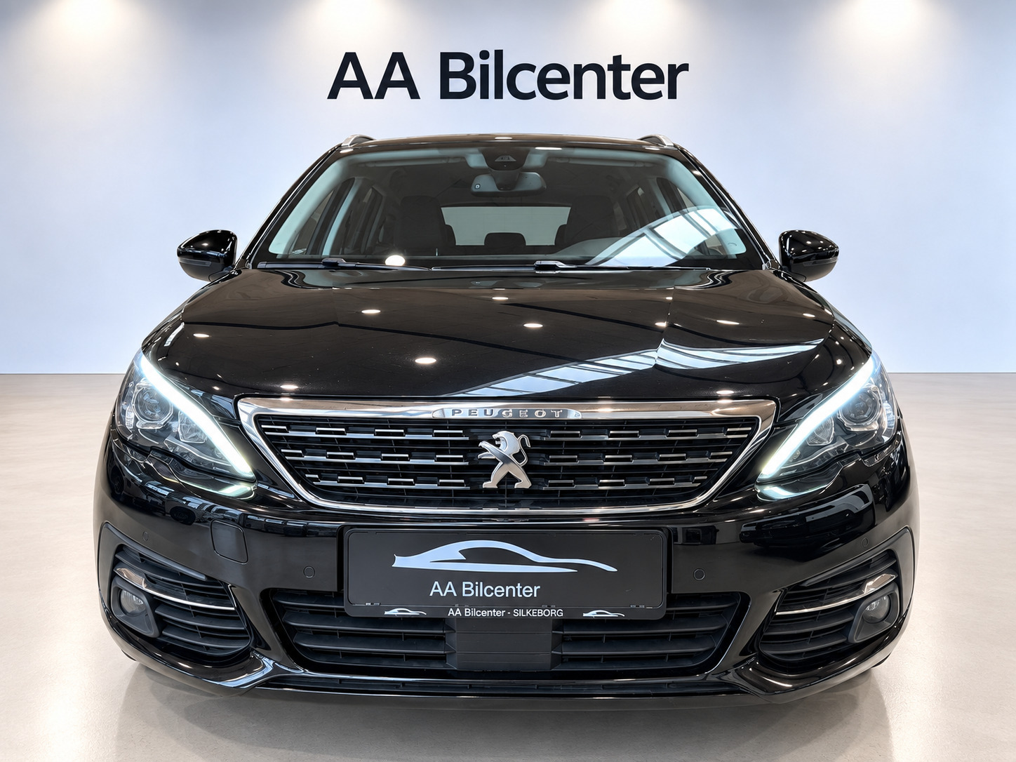 Sort Peugeot 308 fra 2019